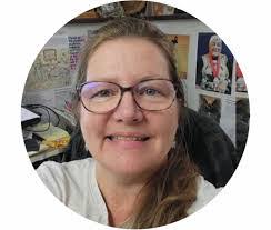 Karen Bisson's Instagram, Twitter & Facebook