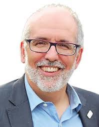 Richard Carreau's Instagram, Twitter & Facebook