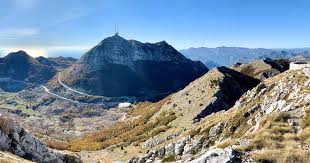 Das winzige balkanland vereint die berge mit der küste und hat auf kleinstem raum. Cetinje Montenegros Historisches Und Kulturelles Zentrum