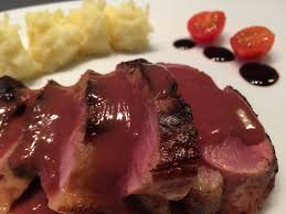 Magret De Canard Sauce Orange Vin Rouge Sorosebonbons Vin Rouge Magret De Canard Viande En Sauce
