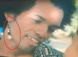 DEJEMOS AL GALÁN ... Y CONCENTREMENOS EN EL ARETE 🤔