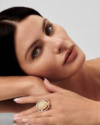 Flora shell still life. I love working with @nativesilver because she  always understands the vision and then adds something really special to it  with props and set design. Photography: @shelbygoldstein Prop styling: @