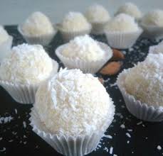 Rafaello Vegan Maison Avec 4 Ingredients Recettes Sucrees Menu Noel Vegan Patisserie Vegan