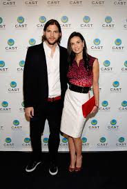 Demi moore and ashton kutcher, one of the world's best known cougar couples, call it quits after his alleged infidelities. Demi Moore And Ashton Kutcher Reunite At Burbank Airport Hello