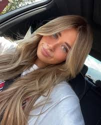 Pin af Kayla Cornett på Hairstyles i 2025