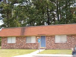 Sisters Court Apartments 222 East 37th St Savannah Ga 31401 Rentalhousingdeals Com