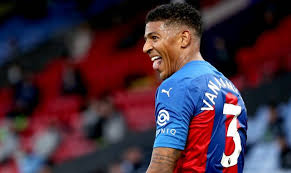 Crystal palace defender patrick van aanholt says he is 'very satisfied' with twitter's decision to ban katie hopkins. Galatasaray Angebot Fur Van Aanholt