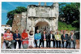 The towers are known as. 4 Oktober 2013 Utusan Malaysia Unesco Jpg