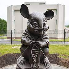 Check spelling or type a new query. Outdoor Famous Bronze Mouse Knitting Dna Statue Replica For Sale