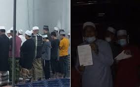 Waktusolat.com adalah projek sosial oleh amru international sdn. Ditahan Kerana Solat Isyak Berjemaah 37 Individu Selawat Atas Trak Polis Mykmu Net