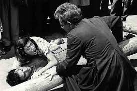 A atriz é adorada pelo público e pela crítica, seja por seus papéis no teatro, televisão ou cinema. Foto De Gloria Menezes O Pagador De Promessas Foto Anselmo Duarte Dionisio Azevedo Gloria Menezes Leonardo Vilar Adorocinema