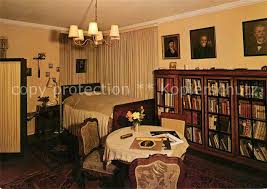 Untergebracht ist sie in dem und um das frühere wohnhaus des 1967 verstorbenen bundeskanzlers in rhöndorf. Ak Ansichtskarte Rhoendorf Stiftung Bundeskanzler Adenauer Haus Adenauers Sterbezimmer Rhoendorf Nr Kn97261 Oldthing Ansichtskarten Nordrhein