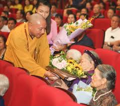 Nguồn gốc, ý nghĩa để có thể hiểu và biết được nguồn gốc và ý nghĩa thực sự của ngày lễ này.nguồn gốc của lễ vu lan được ra đời từ sự tích đức mục kiền liên cứu được mẹ của mình khỏi lũ ngạ quỷ dưới địa ngục.điều này cũng đồng nghĩa là. Lá»… Vu Lan Mua Bao Hiáº¿u Yeu ThÆ°Æ¡ng Baotintuc Vn