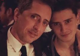 Une comédie entre histoire d'amour et d'amitié… signée hadrien raccah, jeune auteur dramatique en pleine ascension, l'invitation a tous les ingrédients d'une bonne. Gad Elmaleh Sa Bio Et Toute Son Actualite Elle