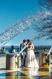 Waterfront Park In Downtown Charleston Wedding Photo Real Weddings Photos Elope Wedding Wedding Ceremony Location