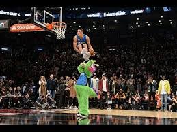 Submitted 4 years ago by knicks tankwagontomasroncero. Aaron Gordon Under The Legs Over The Mascot Dunk Youtube