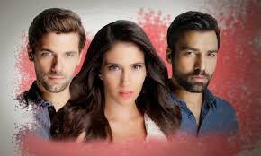 Ο τέταρτος κύκλος του μπρούσκο βρίσκει τους ήρωές μας αντιμέτωπους με τα μεγαλύτερα διλήμματα της ζωής τους, καθώς το μυστικό του σκελετού στο οινοποιείο στα χανιά, θα δέσει με έναν απρόσμενο τρόπο τον αχιλλέα, τη μελίνα και τον σήφη σε μια κοινή μοίρα μπροστά στον κίνδυνο να. Mproysko Prwtagwnistria Ths Seiras Egine Mama Oi Tryferes Fwtografies Me To Mwro Ths Iciao