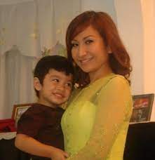 Dymm sultan johor sultan ibrahim ibni almarhum sultan iskandar berkenan mengurniakan 10 kereta jenama produa myvi kepada 10 jururawat yang bertugas di wad diraja hospital sultanah aminah (hsa) johor bahru bagi menzahirkan penghargaan di atas sumbangan serta khidmat mereka. Sarah Shadan Isteri Kedua Sultan Johor Buku Program Majlis Konvokesyen Universiti Malaysia Terengganu Ke 13 By Penerbit Umt Issuu Sultan Johor Sultan Ibrahim Iskandar Berkenan Mengurniakan 10 Kereta Jenis Perodua