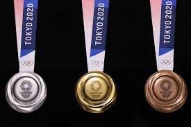 Sementara itu medali emas didapat oleh atlet china, hou zhihui yang juga membukukan rekor. Jumlah Total Medali Olimpiade Tokyo