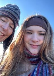 Hii! I'm Emma, Im 22, and me and my friend are looking for a few girls to  move into an apartment with us in Boston! I'm going to Suffolk for my final