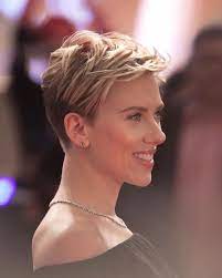 Pin By Edwin Lindley On Scarlett Johansson Scarlett Johansson Short Hair Short Hair Styles Thick Hair Styles