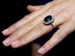 Les détails du mariage de kate middleton et du prince william ? Tout Savoir Sur La Bague De Fiancailles De Kate Middleton Blogueuse Mariage Mode Lifestyle