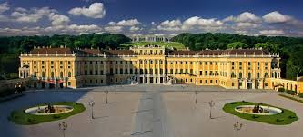 Die einstige sommerresidenz der habsburger kaiserfamilie gehört zu den schönsten barocken schlossanlagen europas. Schloss Schonbrunn In Wien Ausflugsziele Wien