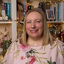 Kate Field's Instagram, Twitter & Facebook