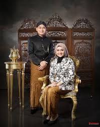 Prewedding jawa hijab, prewedding adat jawa hijab, foto prewedding jawa kuno, prewedding jawa tengah, konsep prewedding klasik, prewedding foto prewedding adat jawa mainmata studio sumber : 22 Prewedding Jawa Ideas Prewedding Photography Javanese Wedding Indonesian Wedding