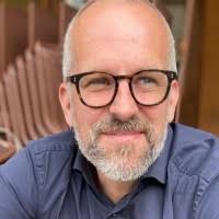 900+ perfiles de «Poller»