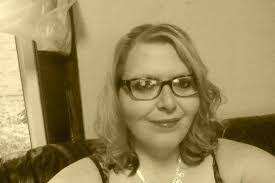 Nicole Ellinger's Instagram, Twitter & Facebook