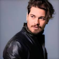 Fariha Adli Kullanicinin Cagatay Ulusoy Panosundaki Pin Aktor Ask