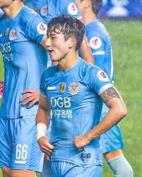 27,704,586 likes · 502,086 talking about this. Pin By Matias Cueva On Jeong Seung Won ì •ìŠ¹ì› Save Follow Me Strong Woman Tattoos Handsome Men Quotes Handsome Arab Men