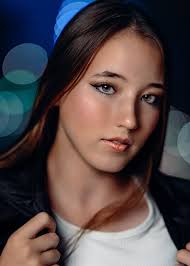 A7IV + Sigma 28-70 f2.8 + Godox AD300 + 36" Octobox 1/125 f5.0 ISO100