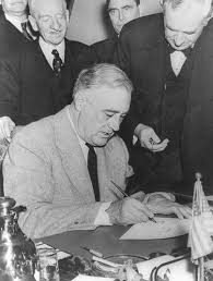 The privileged life and radical presidency of franklin delano roosevelt. Fdr Traitor To His Class 2 Haysville Community Library
