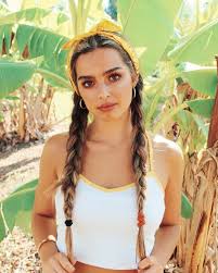 Addison rae easterling (born october 6, 2000) is an american social media personality, dancer, and singer. Addison Rae Girl Celebrities The Most Beautiful Girl Celebrity Hairstyles