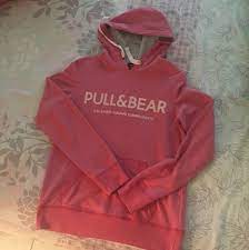 By 2007 pull & bear opened new shops in slovenia, belgium, saudi arabia, guatemala, latvia, malaysia, serbia and hungary. Pull Bear Hoodie Women S Fashion Clothes Outerwear On Carousell