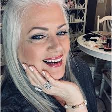 Sheryl Casey's Instagram, Twitter & Facebook