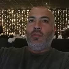 How can volume up my mag540 ??? The volume buttons react to my tv and the  cursor keys left right dont do anything ...