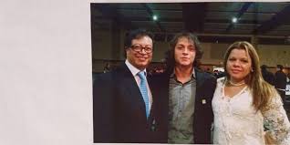 La tropa del general pablo morillo alcanzó primero a la familia de torres y fue así como el comisionado de la junta de secuestros, antonio hernández, confiscó todos los recursos con los. Hijo De Gustavo Petro Con Asilo Habla De Tomas Uribe Santos Y Maduro Partidos Politicos Politica Eltiempo Com
