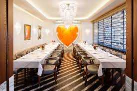 Leave a lasting impression on 10 or 100 of your closest friends or esteemed colleagues when you host an event in morton's private dining rooms. The Best Chef S Tables Counters And Private Dining In La