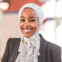 Muna Daud's Instagram, Twitter & Facebook