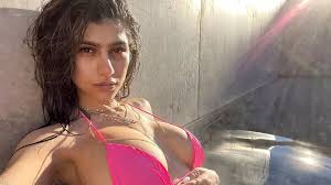 Former Pornhub star Mia Khalifa treats fans to scantily-clad snap to mark  29th birthday - Daily Star