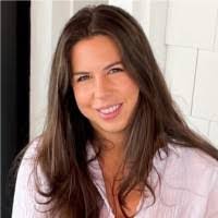 Lindsay Rubin's Instagram, Twitter & Facebook