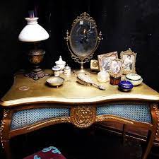 Operafantomet Phantoming Here Is A Look At Christine S Dressing Room But Phantom Of The Opera Christine Daae Music Of The Night