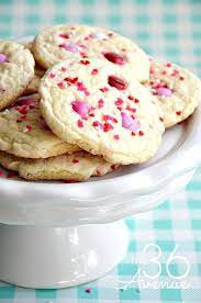 50 Cute Romantic Valentines Day Cookies To Bake In This Season Of Love Hike N Dip In 2020 Cookie Recipes Homemade Valentines Cookies Recipe Cake Mix Cookie Recipes