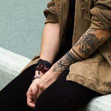 Maori tattoos sind ausgesprochen beliebt. Maori Tattoos Bedeutung Der Symbole Vorlagen