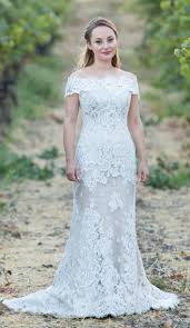 40 Beautiful Wedding Dresses For 40 Year Old Brides Ideas 26 Petite Wedding Dress Old Wedding Dresses Wedding Dresses Unique