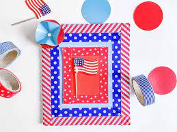 Perfect for a hot summer day, this cool arts and crafts activity has your preschooler painting a beautiful, textured print from seashells. 10 Easy Memorial Day Crafts For Kids Age3 Lil Tigers