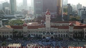 Ini dia dataran merdeka kuala lumpur (merdeka square) wisata gratis malaysia wisata yang satu ini merdeka square is undoubtedly kl's best known landmark. Thousands Of M Sians Gather For Peace At Dataran Merdeka Borneo Post Online